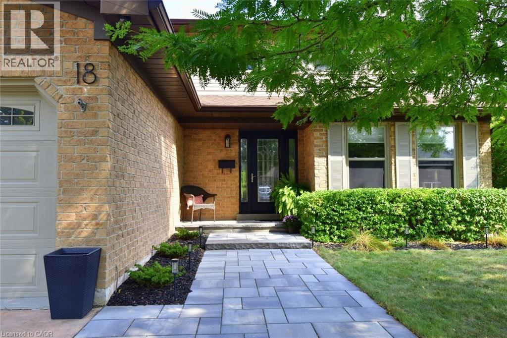 18 CHARTERHOUSE Crescent, Ancaster, Ontario, L9G4E5 — Photo 3