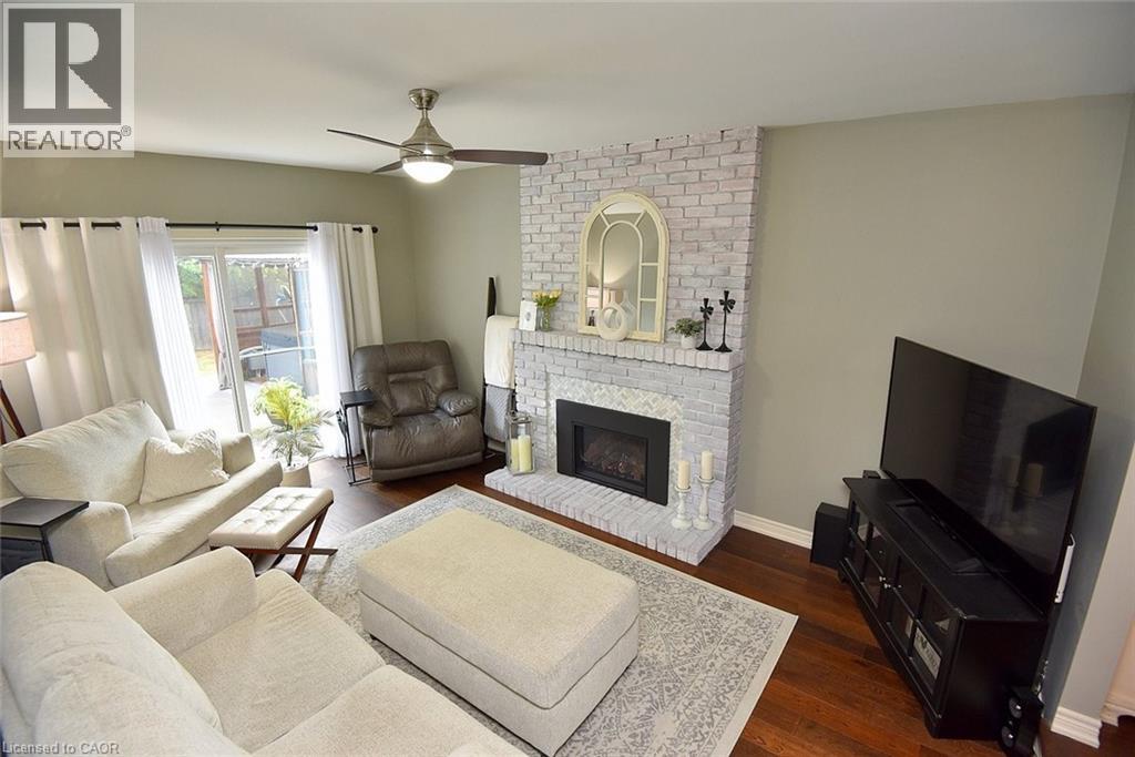 18 CHARTERHOUSE Crescent, Ancaster, Ontario, L9G4E5 — Photo 7