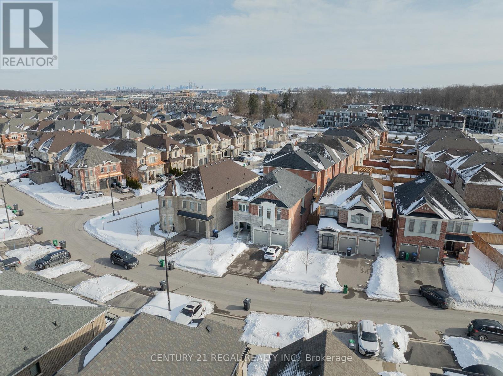 25 ELYSIAN FIELDS CIRCLE, Brampton (Bram West), Ontario, L6Y6E9 — Photo 2