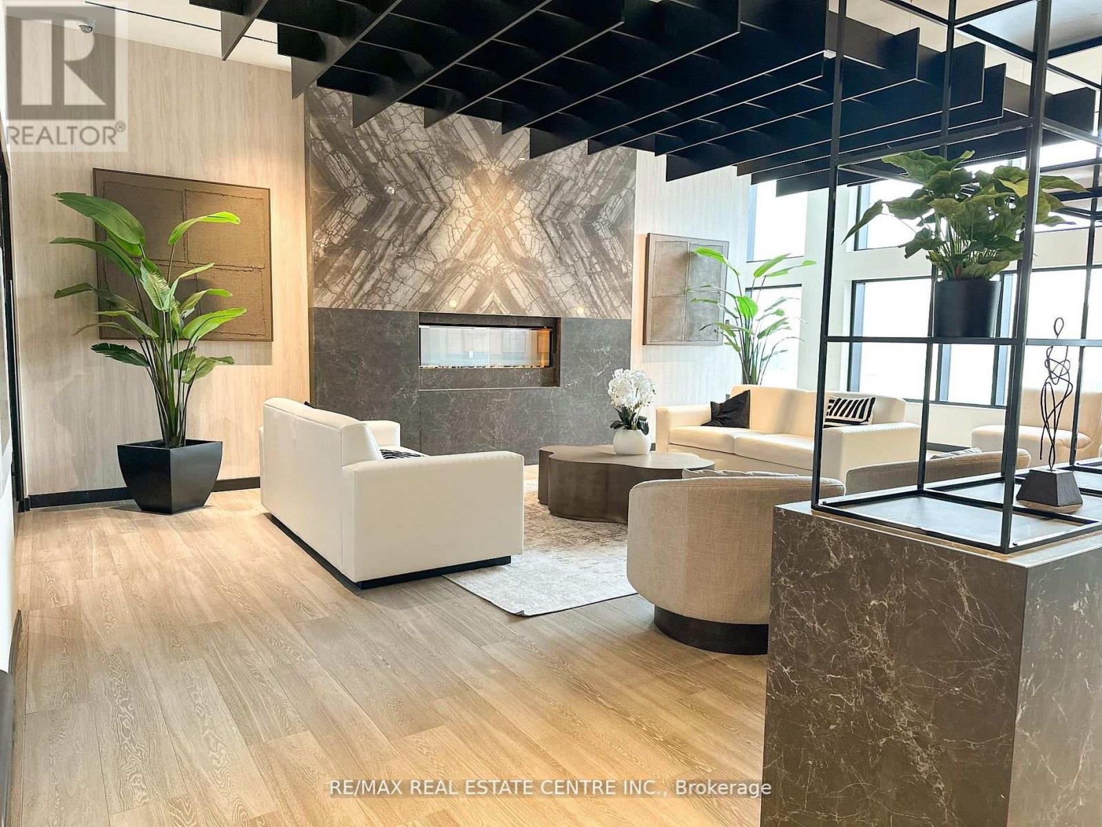 2106 - 8020 DERRY ROAD, Milton (CO Coates), Ontario, L9T9N7 — Photo 2