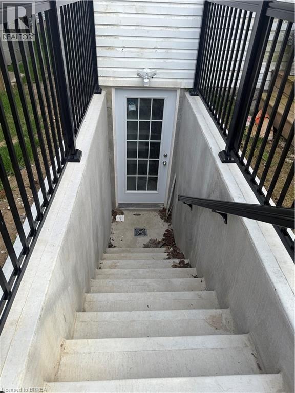 116 BLACKBURN Drive, Brantford, Ontario, N3T6S2 — Photo 2