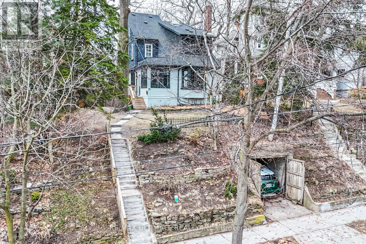 18 BLANTYRE AVENUE, Toronto (Birchcliffe-Cliffside), Ontario, M1N2R4 — Photo 2