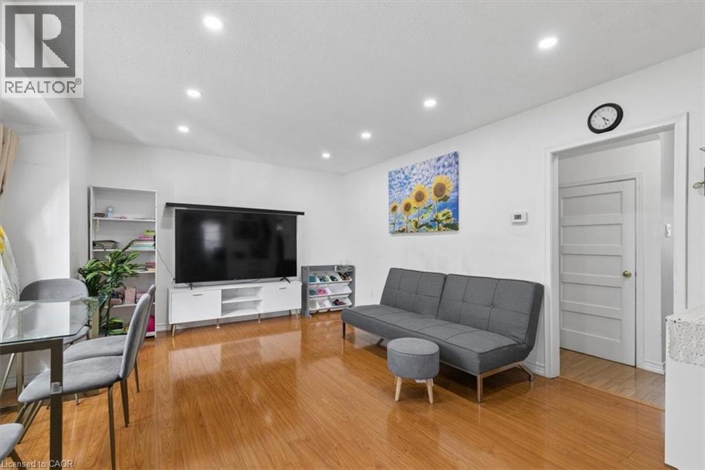 18 GOWDY Avenue, Guelph, Ontario, N1H2K7 — Photo 4