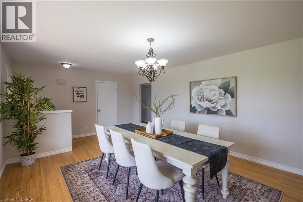 11 MONTOUR Place, Brantford, Ontario, N3R5E4 — Photo 5