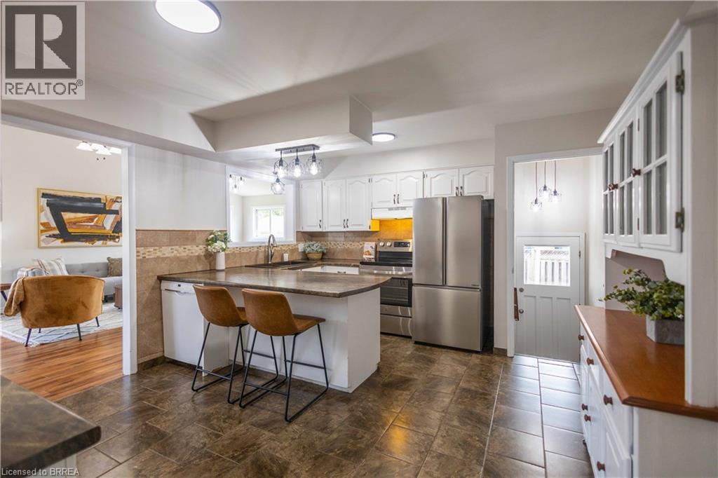 11 MONTOUR Place, Brantford, Ontario, N3R5E4 — Photo 7