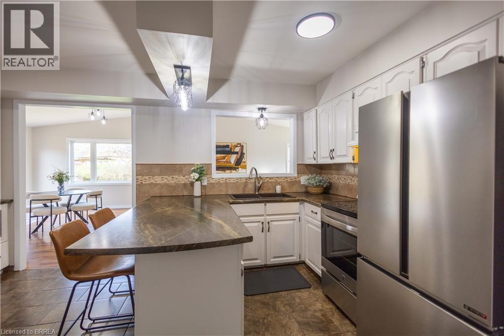 11 MONTOUR Place, Brantford, Ontario, N3R5E4 — Photo 8