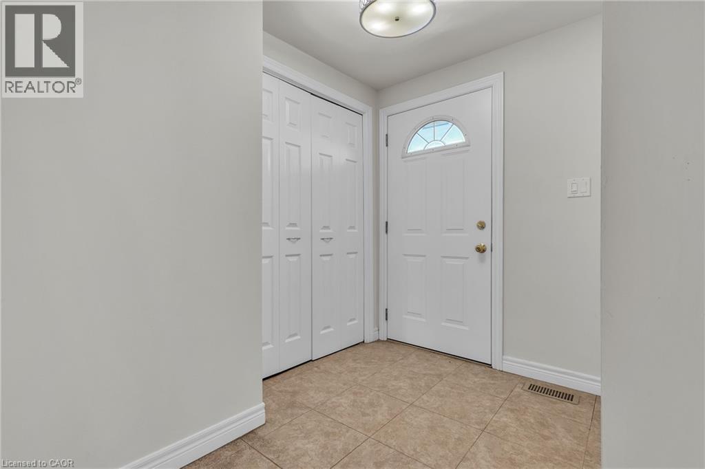 22 BLACKHORNE Crescent, Kitchener, Ontario, N2E1T1 — Photo 8