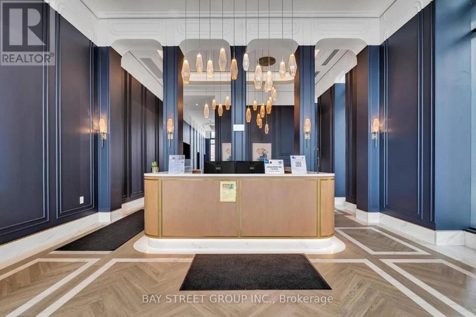 210 - 120 EAGLE ROCK WAY, Vaughan, Ontario, L6A5C2 — Photo 2