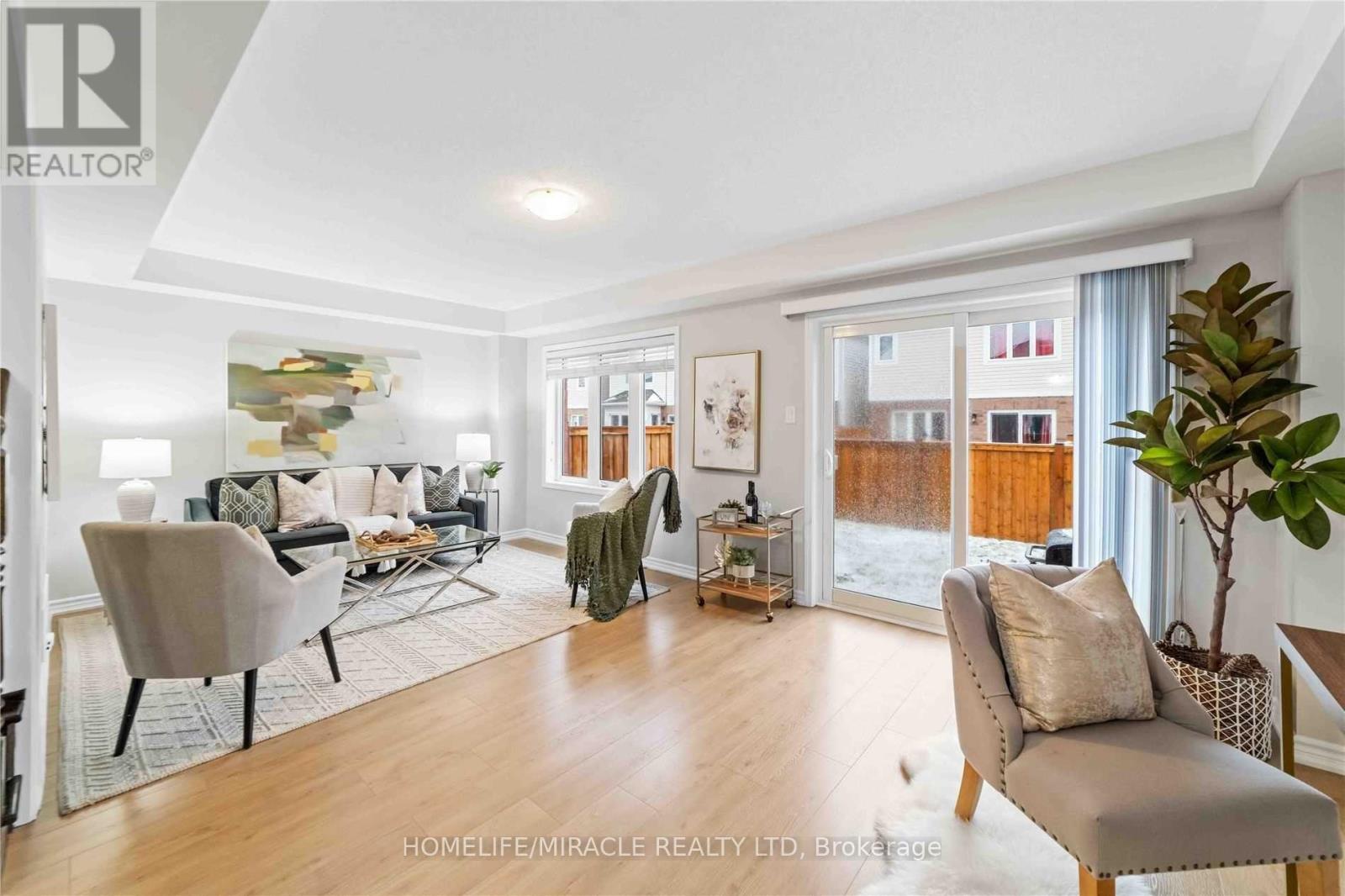 21 DONLAMONT CIRCLE, Brampton (Northwest Brampton), Ontario, L7A4T5 — Photo 5