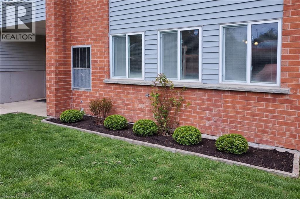 500 WESTMOUNT Road W Unit# 103, Kitchener, Ontario, N2M5M9 — Photo 5