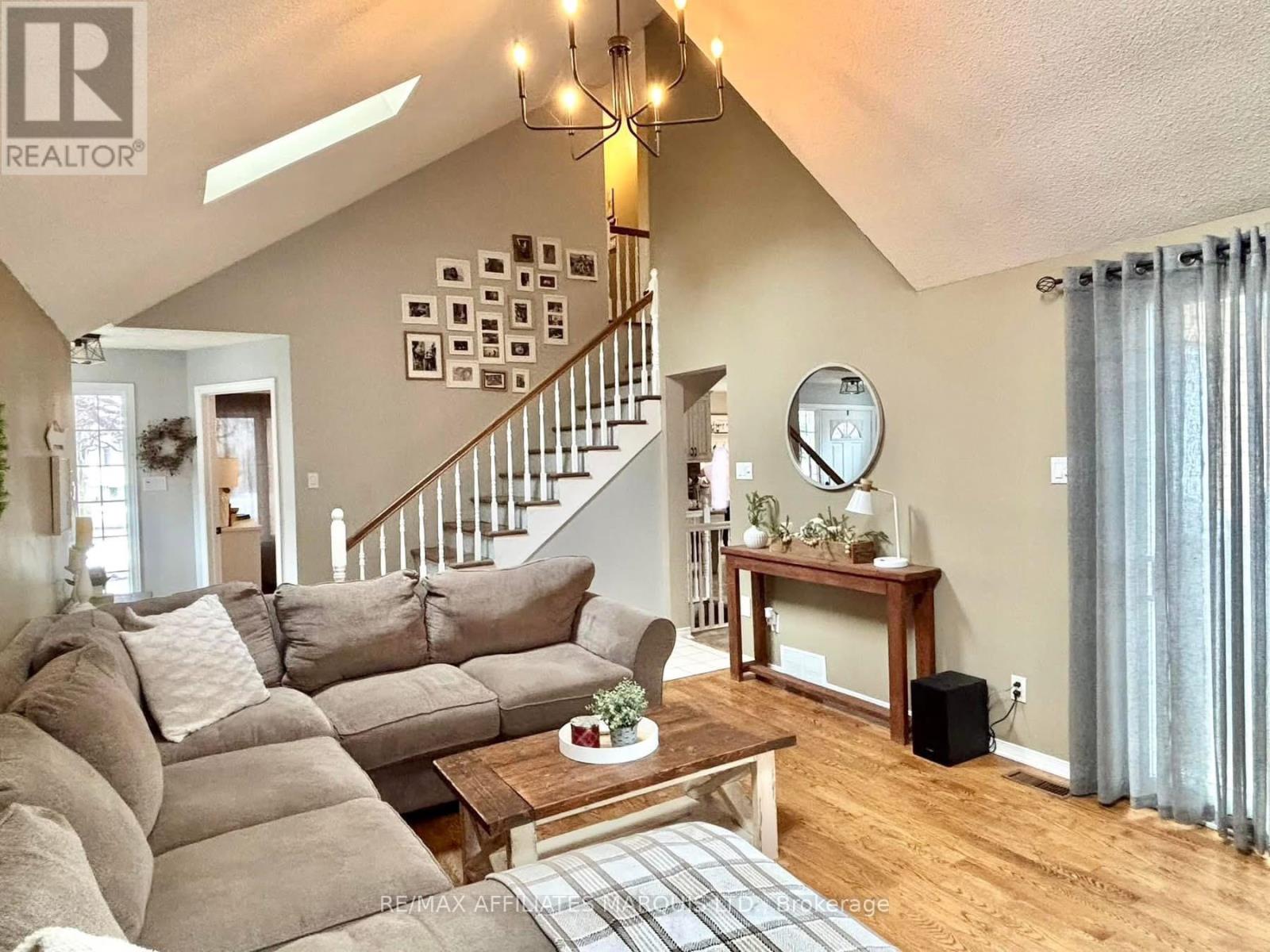 20 FORESTDALE CRESCENT, Cornwall, Ontario, K6K1V7 — Photo 8