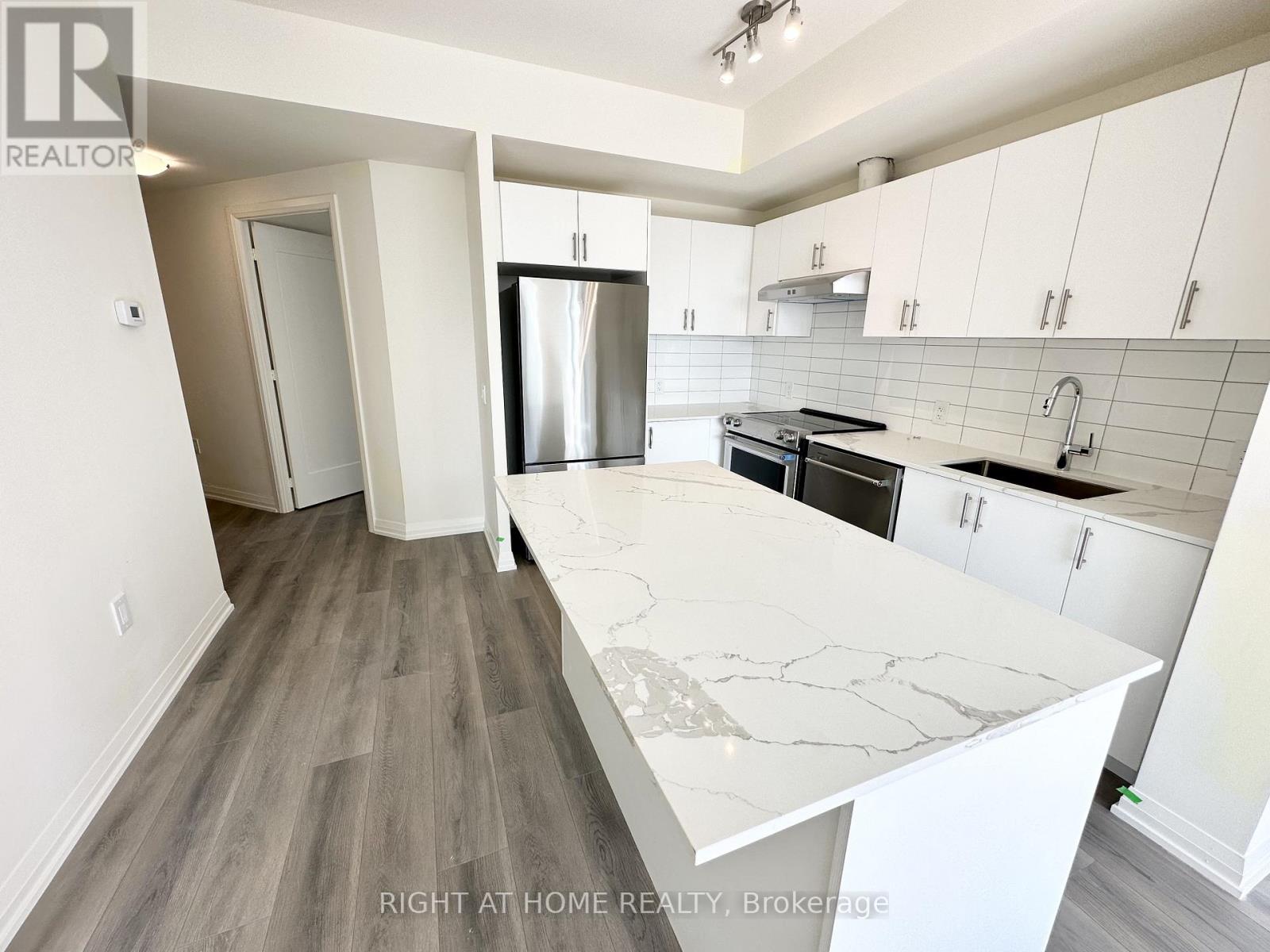 2115 - 9000 JANE STREET, Vaughan (Vellore Village), Ontario, L4K0M6 — Photo 4