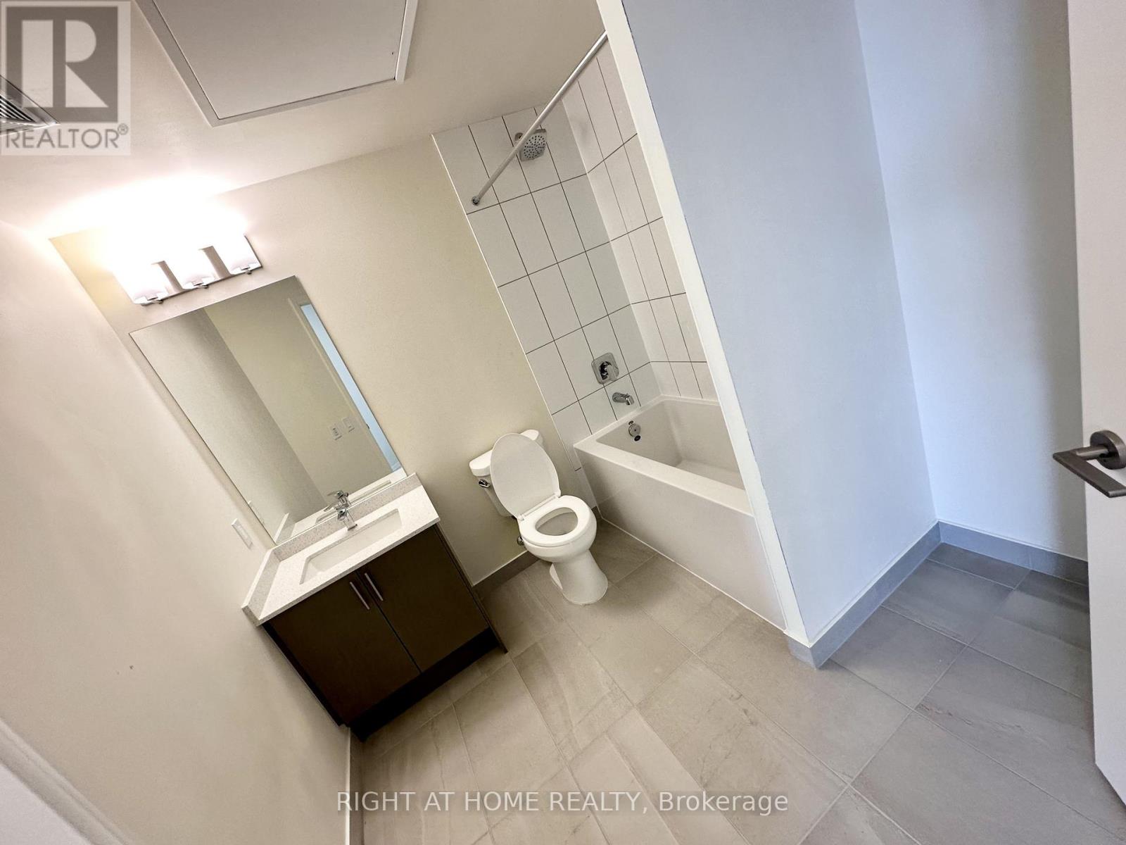 2115 - 9000 JANE STREET, Vaughan (Vellore Village), Ontario, L4K0M6 — Photo 9