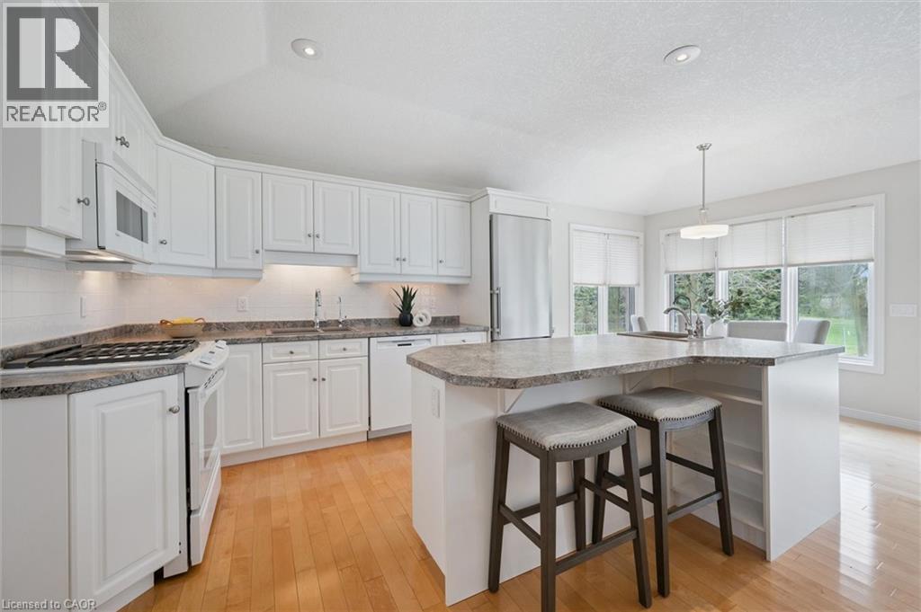 140 GOLF LINKS Drive, Baden, Ontario, N3A3P1 — Photo 10