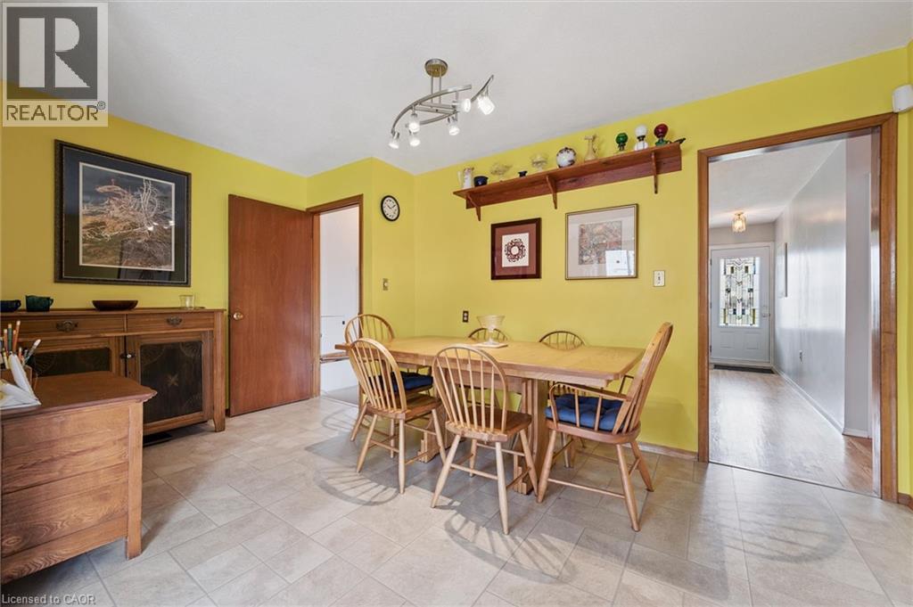 26 PARKHILL Court, Kitchener, Ontario, N2C2C4 — Photo 11