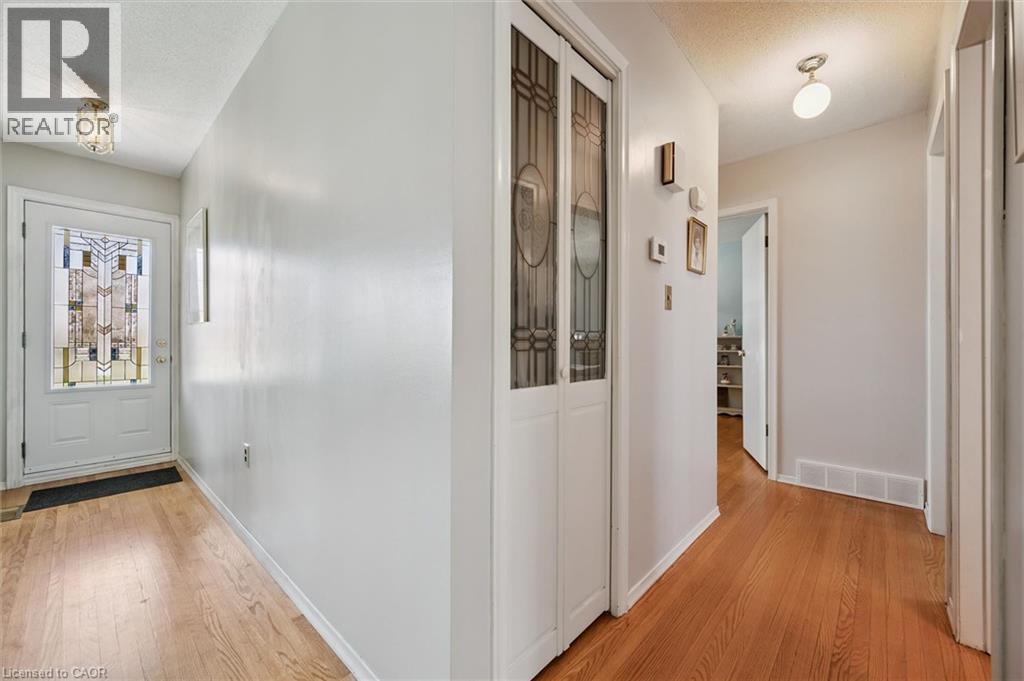 26 PARKHILL Court, Kitchener, Ontario, N2C2C4 — Photo 13