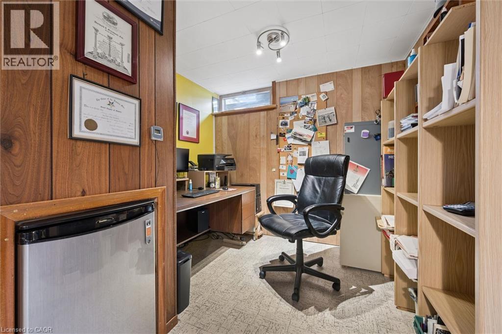 26 PARKHILL Court, Kitchener, Ontario, N2C2C4 — Photo 25