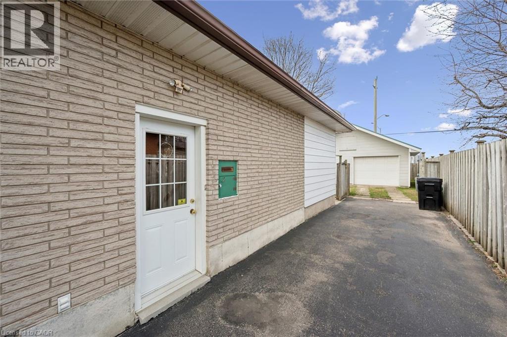 26 PARKHILL Court, Kitchener, Ontario, N2C2C4 — Photo 33