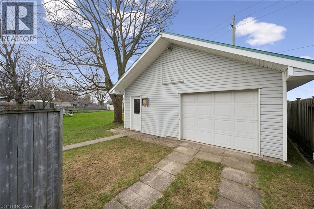 26 PARKHILL Court, Kitchener, Ontario, N2C2C4 — Photo 34