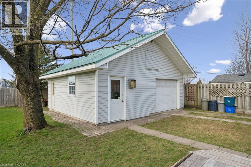 26 PARKHILL Court, Kitchener, Ontario, N2C2C4 — Photo 39