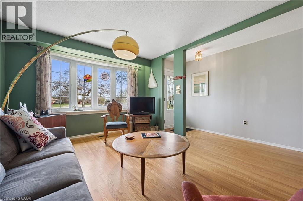 26 PARKHILL Court, Kitchener, Ontario, N2C2C4 — Photo 6