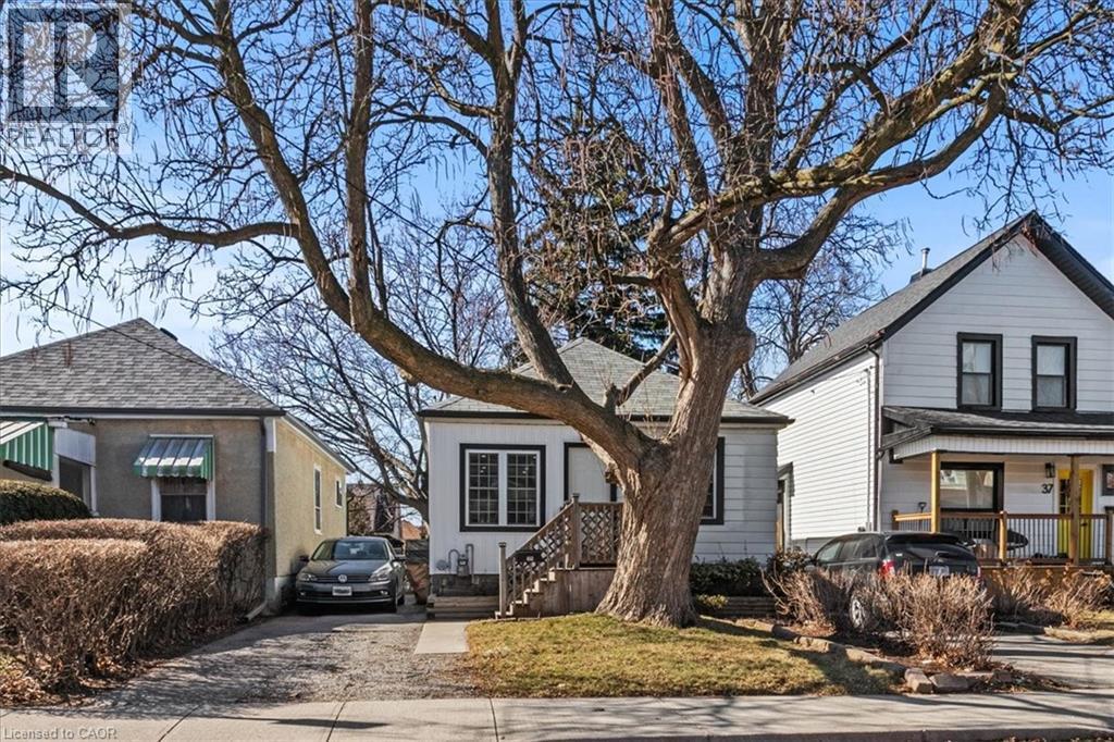 29 WEXFORD Avenue N, Hamilton, Ontario, L8H4M2 — Photo 2