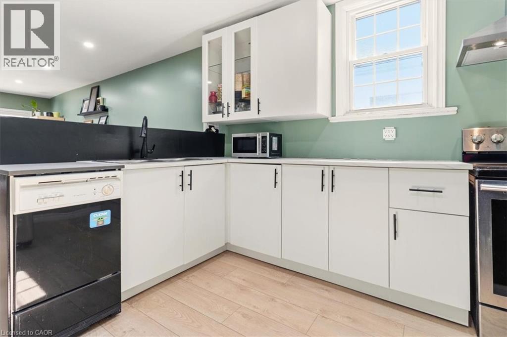 29 WEXFORD Avenue N, Hamilton, Ontario, L8H4M2 — Photo 8