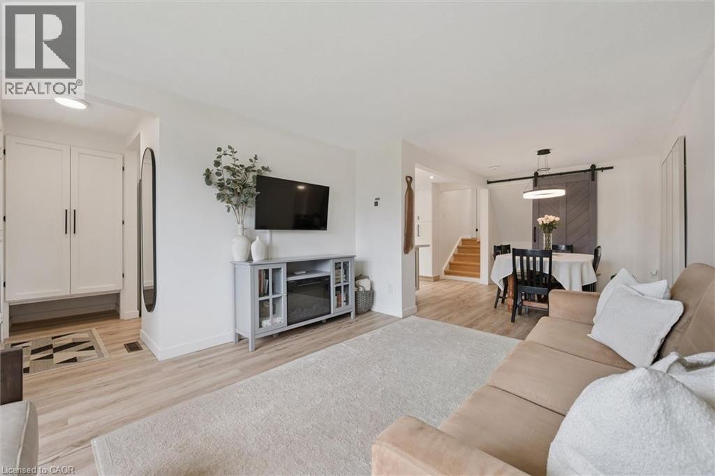 54 HARVEST Court, Kitchener, Ontario, N2P1T3 — Photo 16