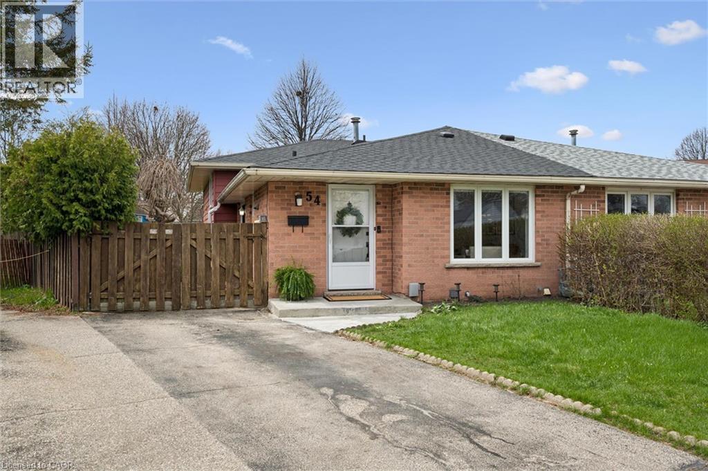 54 HARVEST Court, Kitchener, Ontario, N2P1T3 — Photo 2