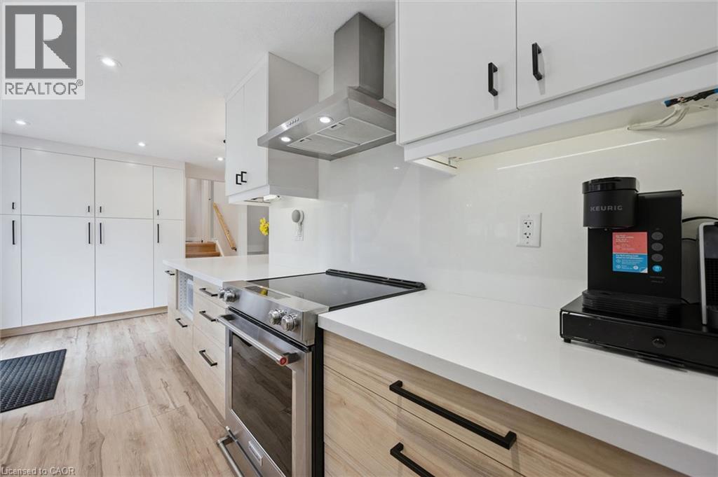 54 HARVEST Court, Kitchener, Ontario, N2P1T3 — Photo 24