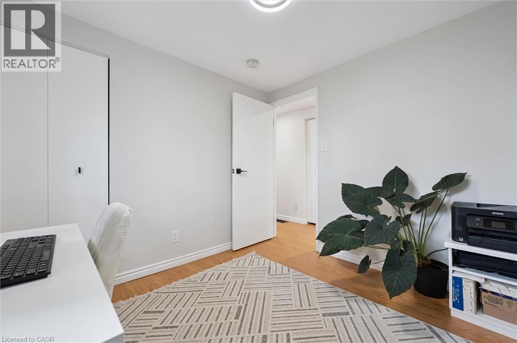 54 HARVEST Court, Kitchener, Ontario, N2P1T3 — Photo 28