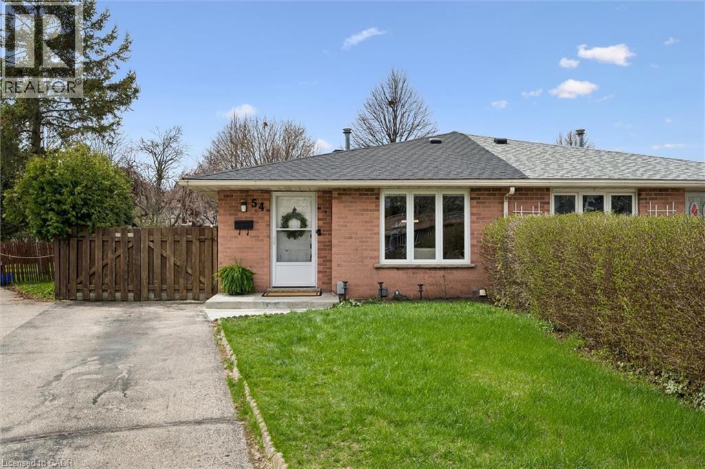 54 HARVEST Court, Kitchener, Ontario, N2P1T3 — Photo 3