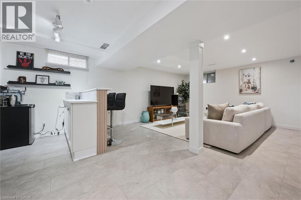 54 HARVEST Court, Kitchener, Ontario, N2P1T3 — Photo 34