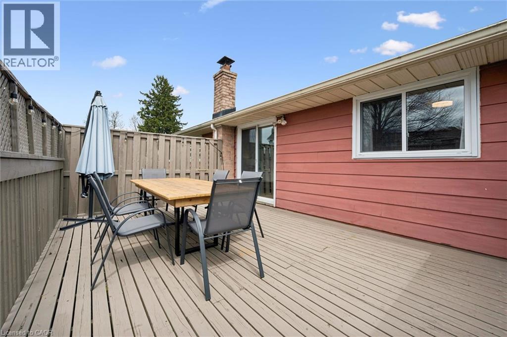 54 HARVEST Court, Kitchener, Ontario, N2P1T3 — Photo 8