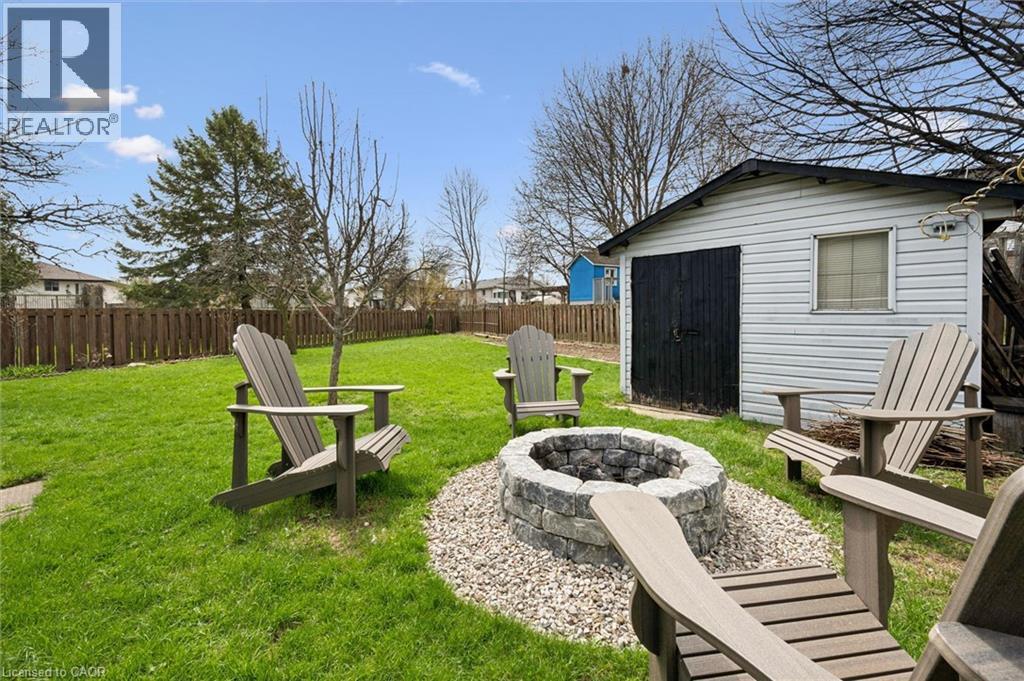 54 HARVEST Court, Kitchener, Ontario, N2P1T3 — Photo 9