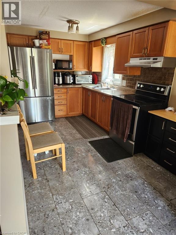 1126 COPPER LEAF Crescent, Kitchener, Ontario, N2E3W4 — Photo 6