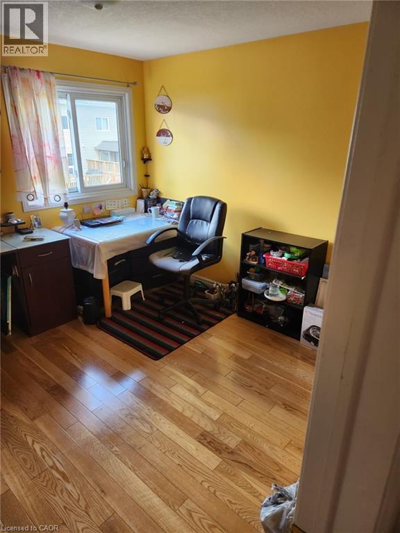 1126 COPPER LEAF Crescent, Kitchener, Ontario, N2E3W4 — Photo 7