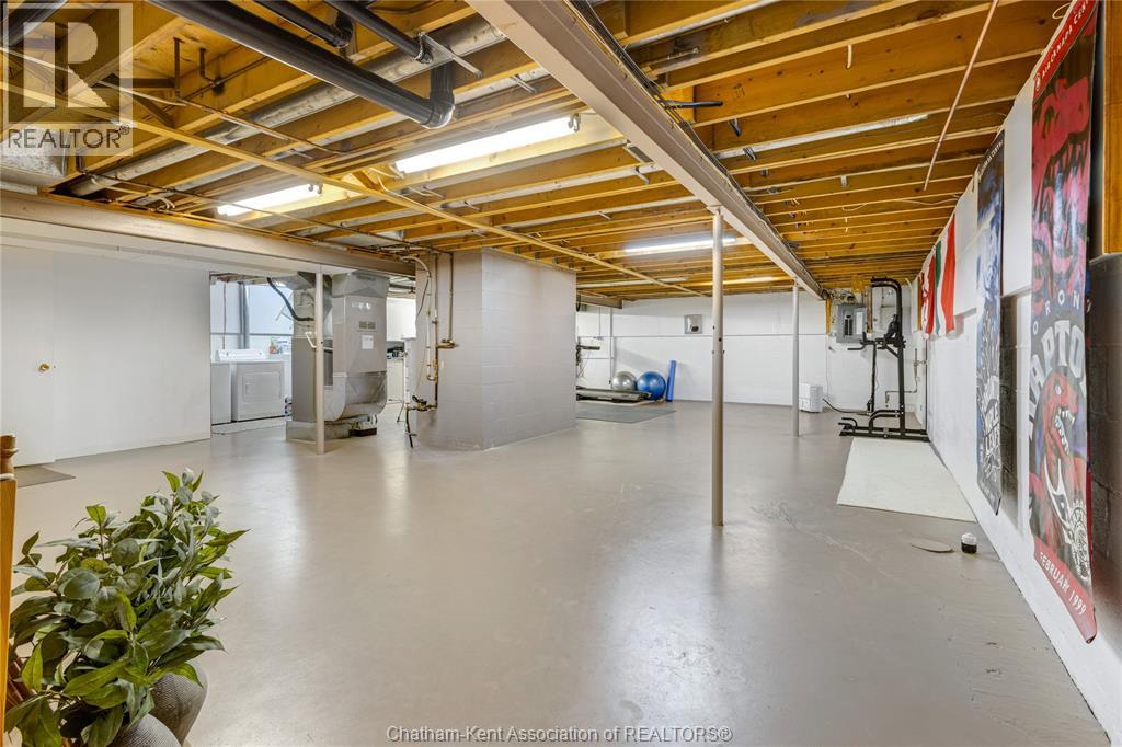 323 VICTORIA AVENUE, Chatham, Ontario, N7L3B1 — Photo 32