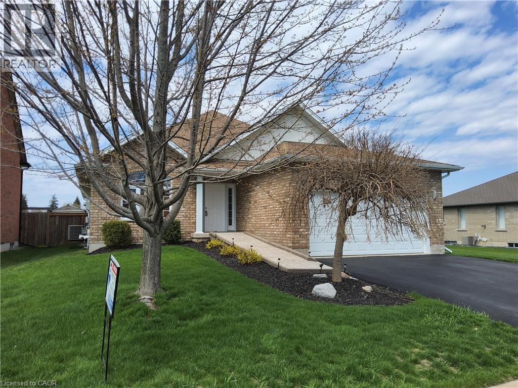 39 DRIFTWOOD Drive, Simcoe, Ontario, N3Y0A3 — Photo 2