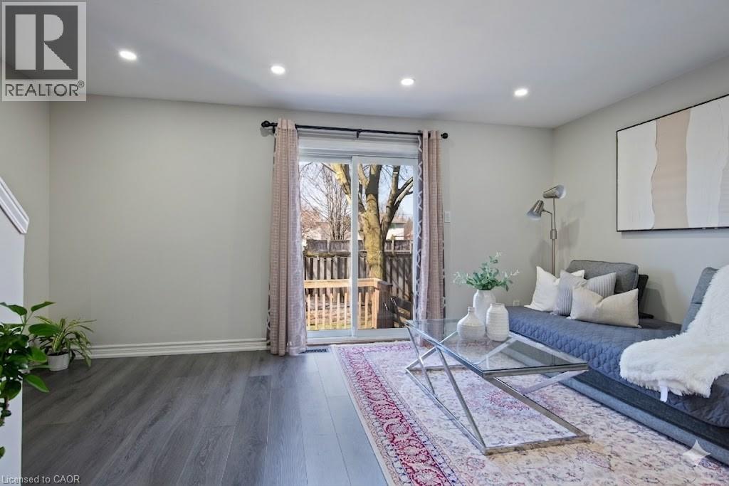 465 WOOLWICH Street Unit# 9, Waterloo, Ontario, N2K3S4 — Photo 2