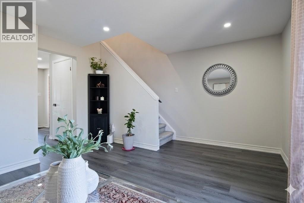 465 WOOLWICH Street Unit# 9, Waterloo, Ontario, N2K3S4 — Photo 5