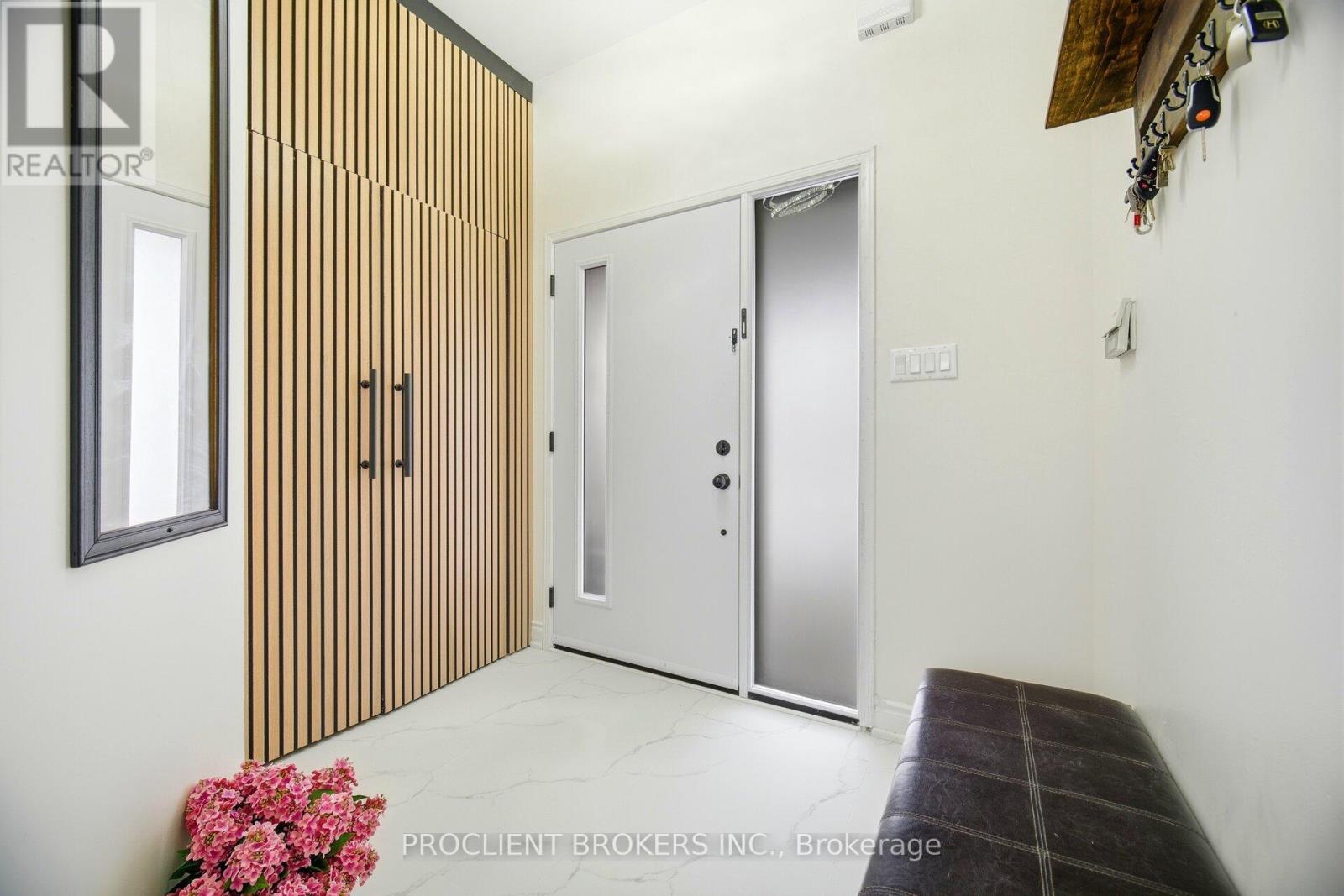 459 PETTIT TRAIL, Milton (CL Clarke), Ontario, L9T6N9 — Photo 4