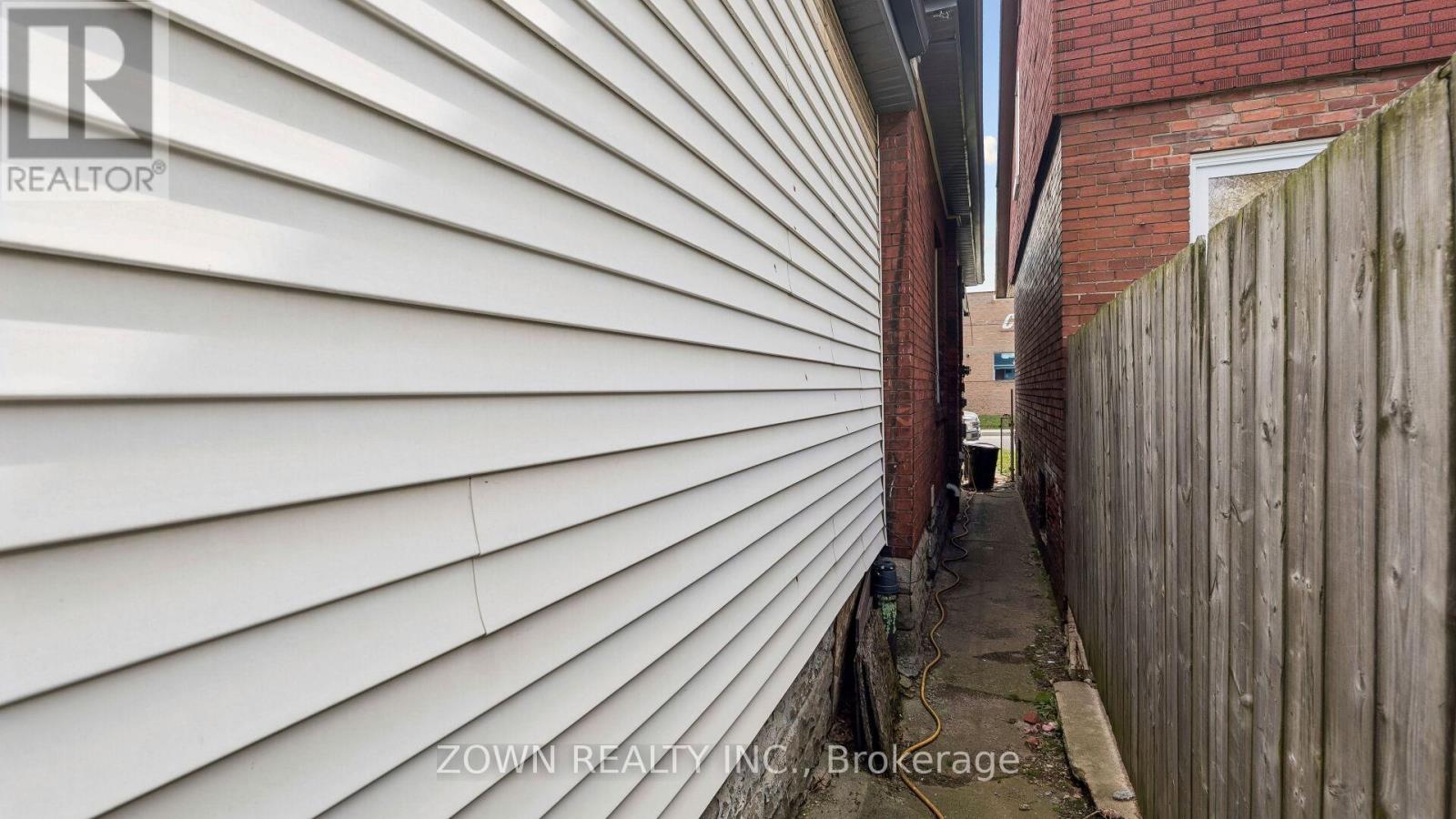 111 HILLYARD STREET, Hamilton (North End), Ontario, L8L6B5 — Photo 28