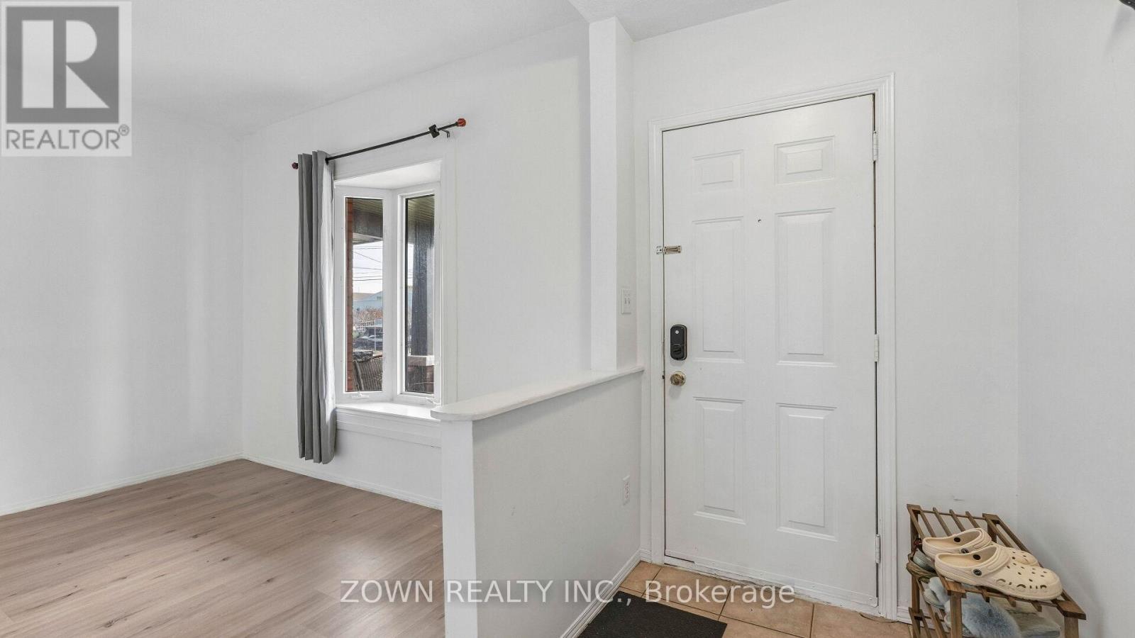 111 HILLYARD STREET, Hamilton (North End), Ontario, L8L6B5 — Photo 4