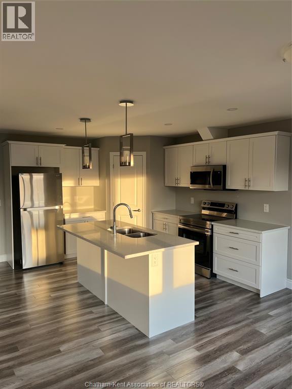 32 Betty COURT, Chatham, Ontario, N7M0T9 — Photo 2