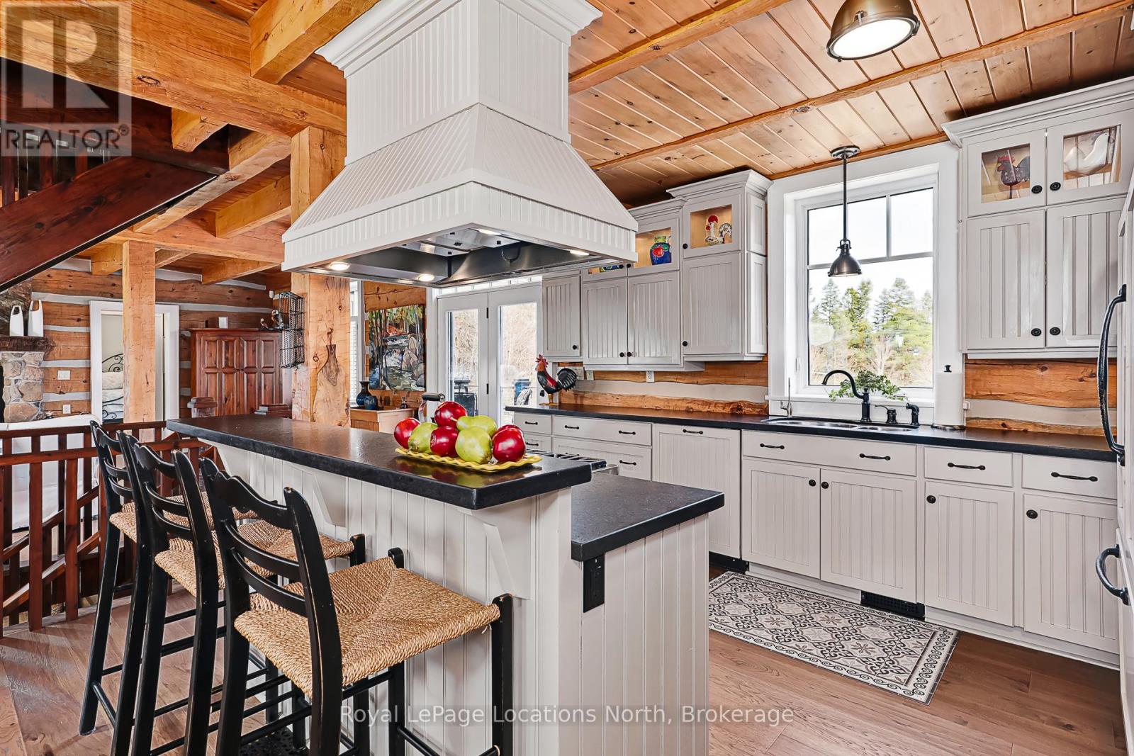 4 PURPLE HILL LANE, Clearview (Creemore), Ontario, L0M1G0 — Photo 12