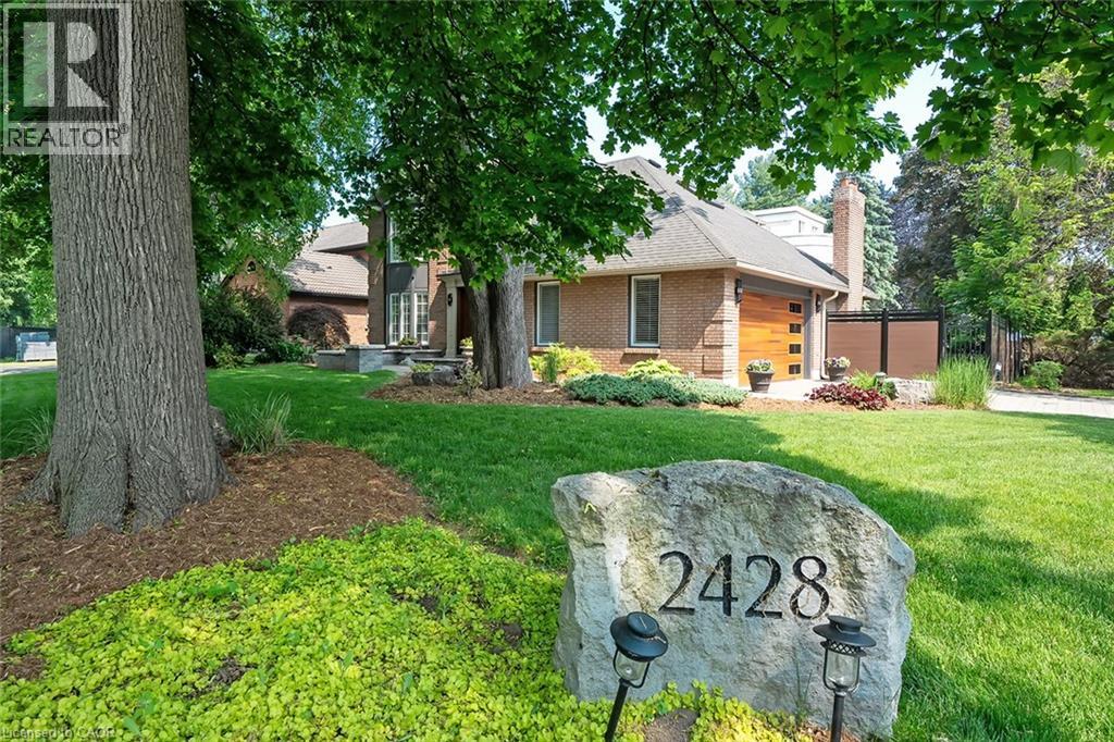 2428 LAKESHORE Road, Burlington, Ontario, L7R1C1 — Photo 2