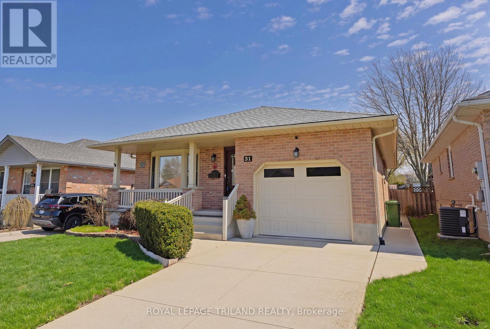 31 NEAL AVENUE, St. Thomas, Ontario, N5R6B5 — Photo 2