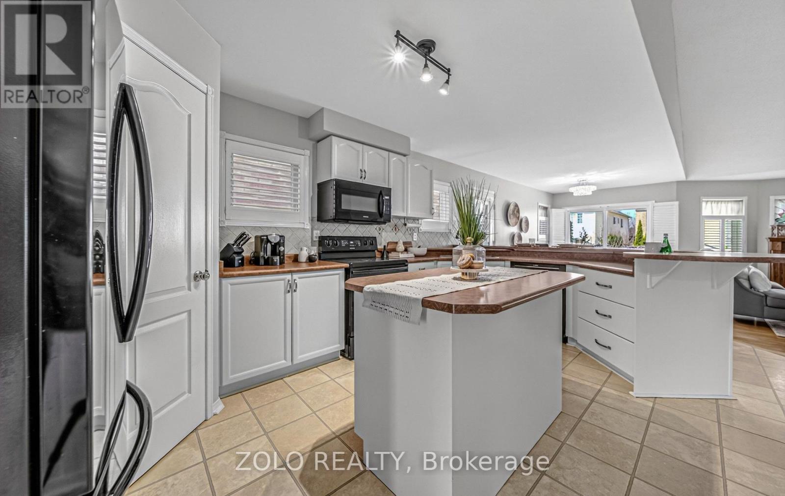 4 STURGESS CRESCENT, Whitby (Brooklin), Ontario, L1M1J9 — Photo 10