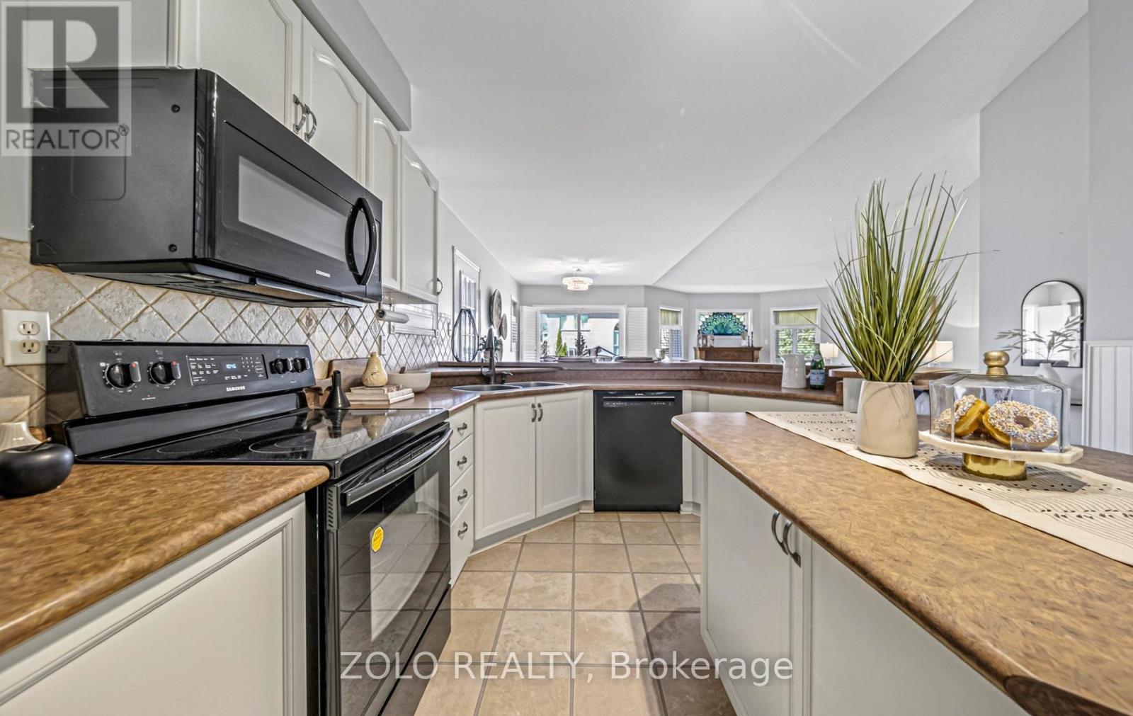 4 STURGESS CRESCENT, Whitby (Brooklin), Ontario, L1M1J9 — Photo 12